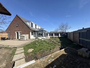 Photo 13- click for photo gallery